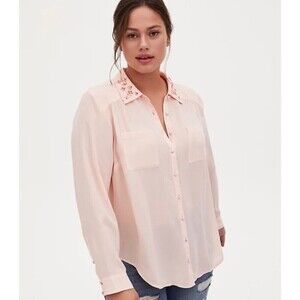 TORRID Madison Georgette Blouse Light Pink Embellished Collar Chiffon Size 4
